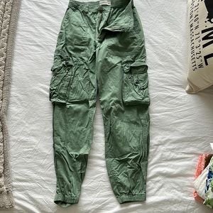 Green cargo joggers, stretch waist size smalll
